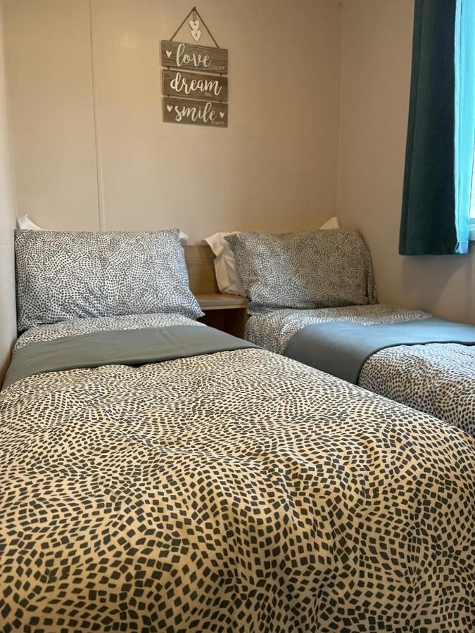 Beautiful 3 Bedroom Caravan With Hot Tub - Tattershall Lakes Dış mekan fotoğraf