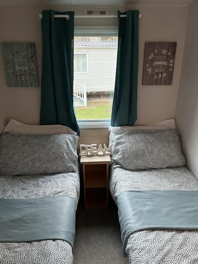 Beautiful 3 Bedroom Caravan With Hot Tub - Tattershall Lakes Dış mekan fotoğraf